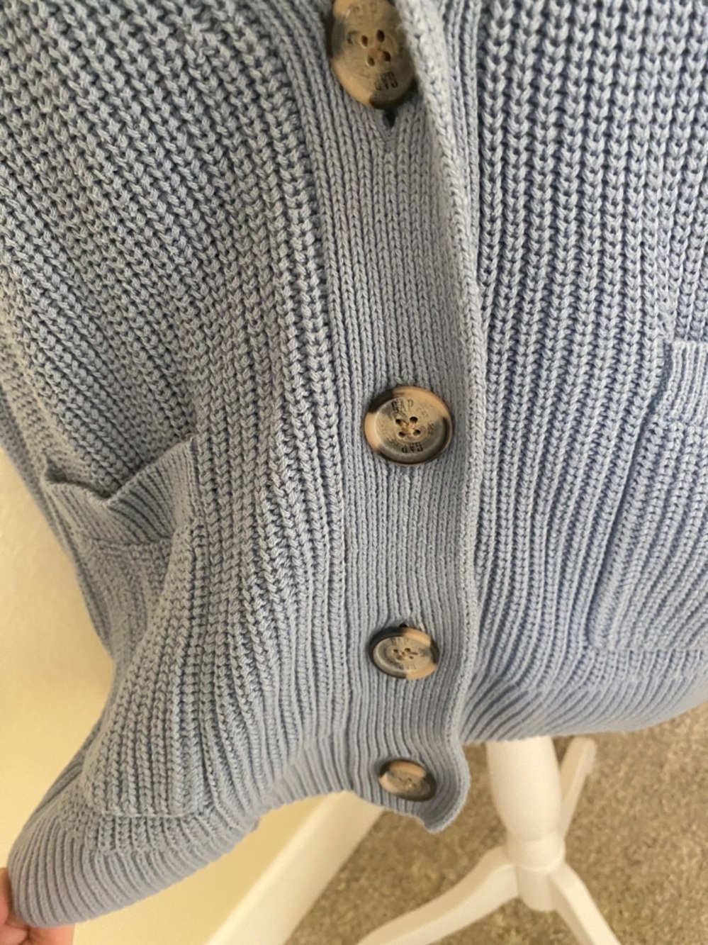 GAP Light Blue Button-Front Knit Cardigan Cable-knit Sweater. Size XL. - Picture 4 of 14